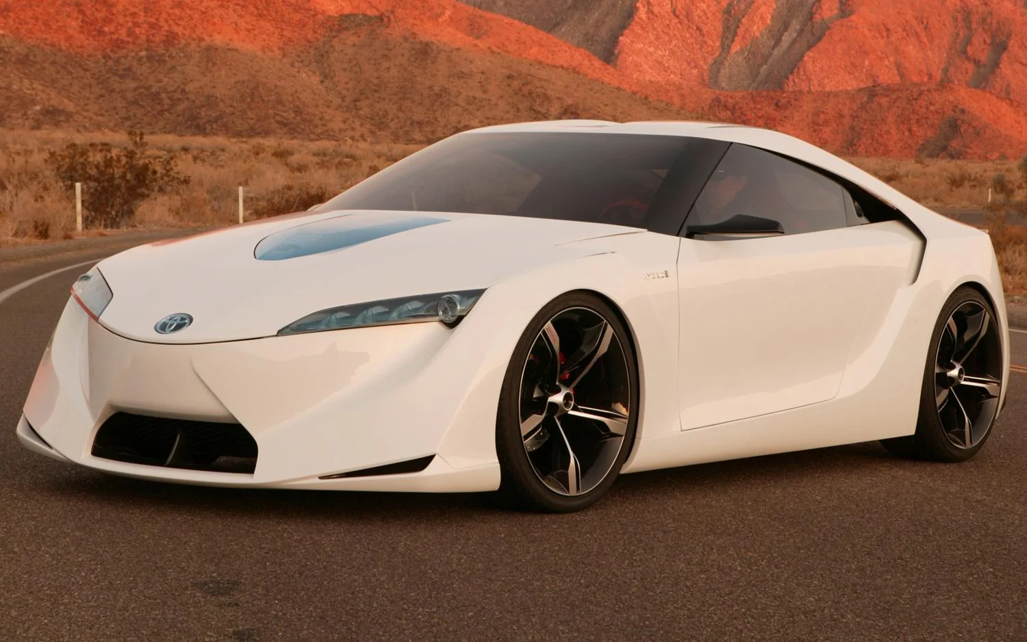 toyota-ft-hs-concept-front-side-view.webp