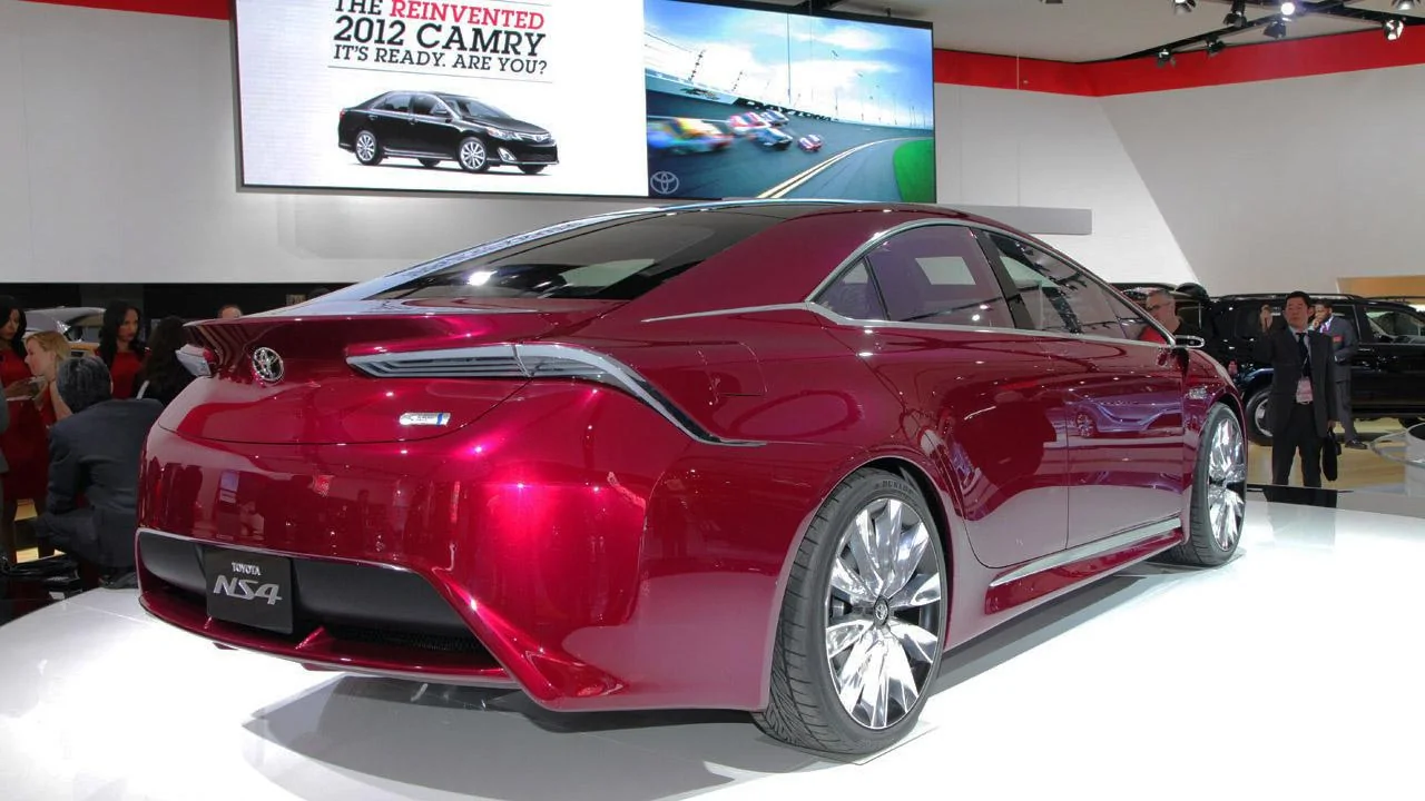 toyota-20ns4-20plug-in-20hybrid-john-20lamm-0008.webp