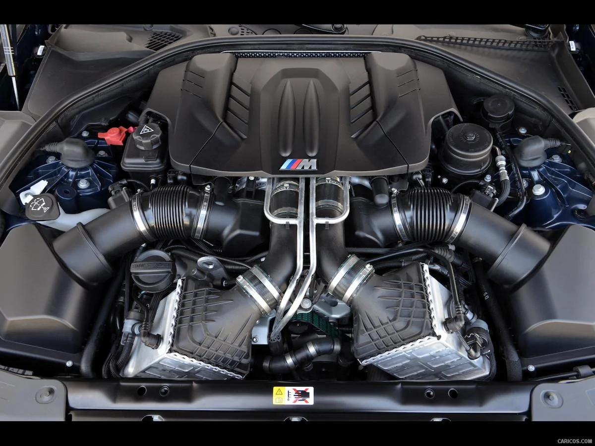 2013_bmw_m6_convertible_92_1600x1200.webp