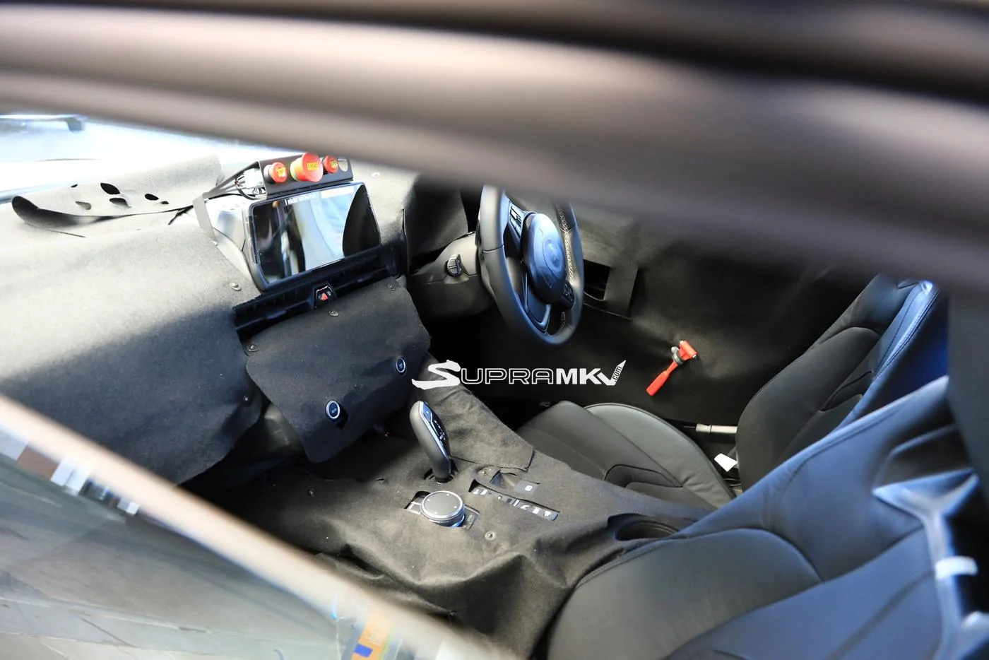 2018-Toyota-Supra-Interior-02.webp
