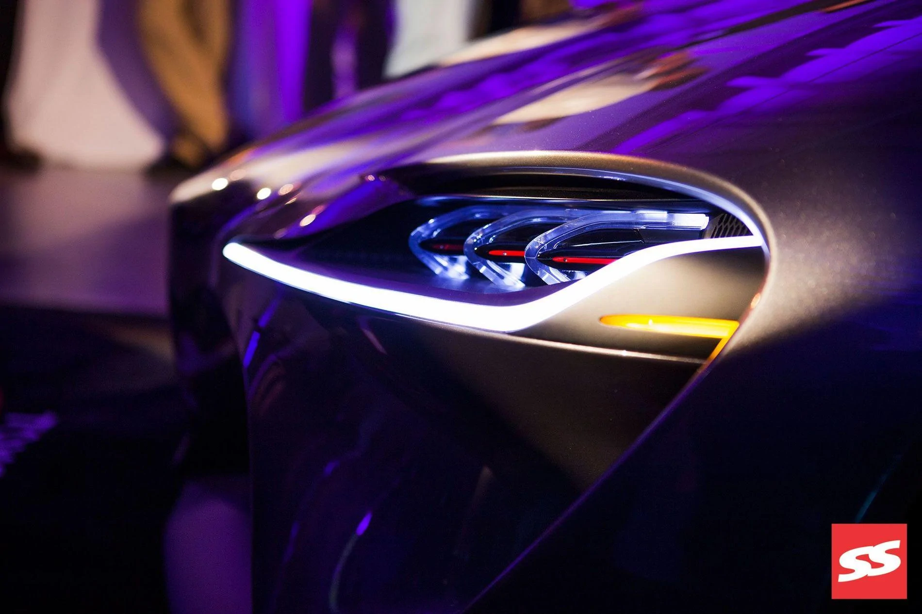 toyota-ft1-concept-pebble-beach-head-lights-19.webp