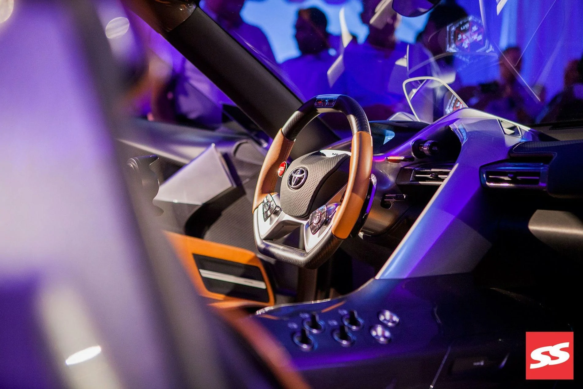 toyota-ft1-concept-pebble-beach-steering-wheel-25.webp