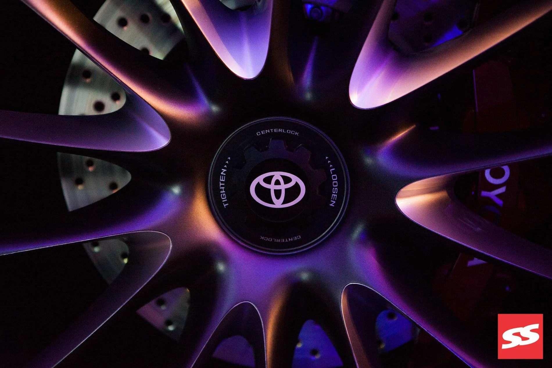toyota-ft1-concept-pebble-beach-wheel-center-cap-20.webp