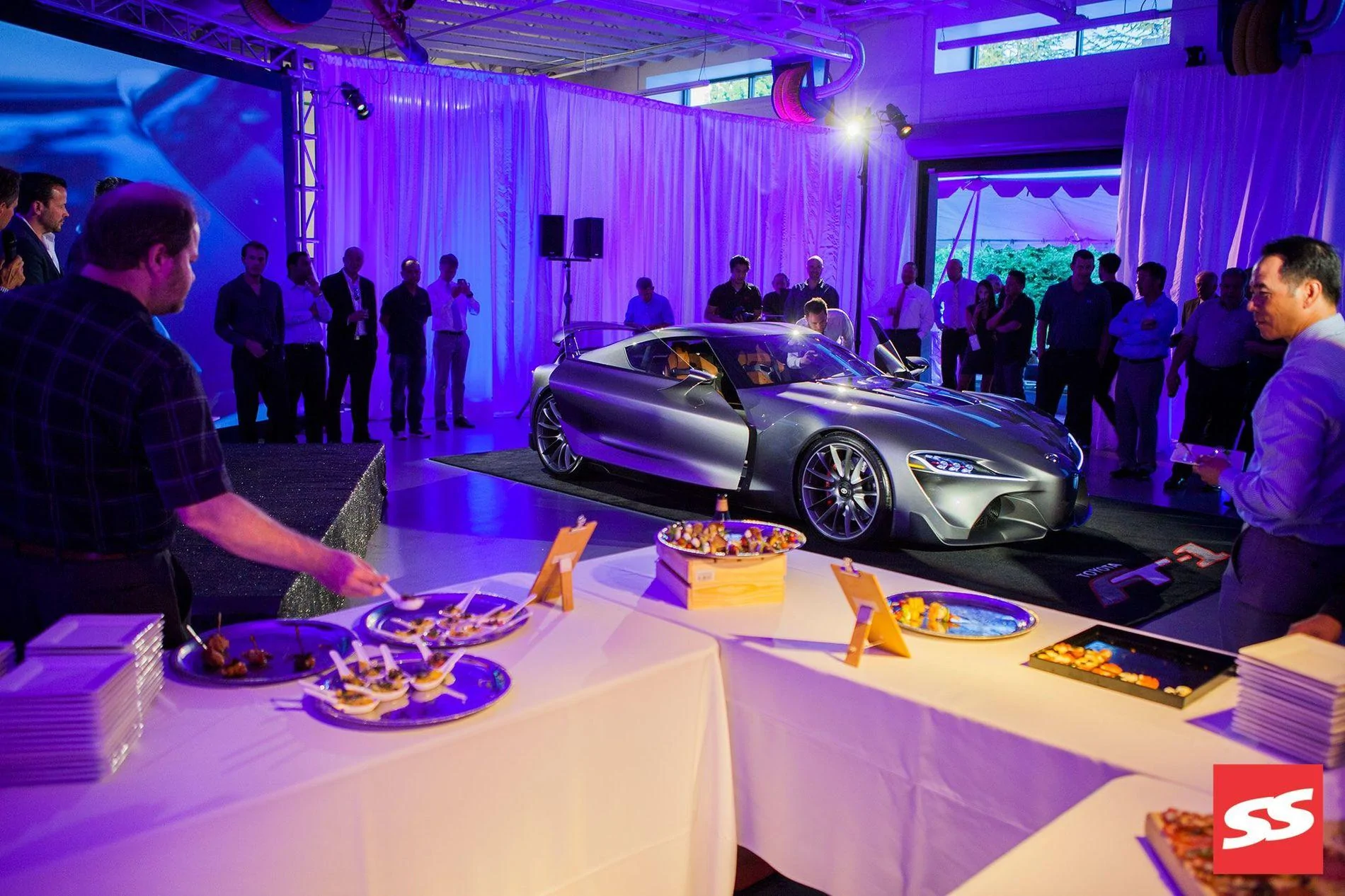 toyota-ft1-concept-pebble-beach-doors-36.webp