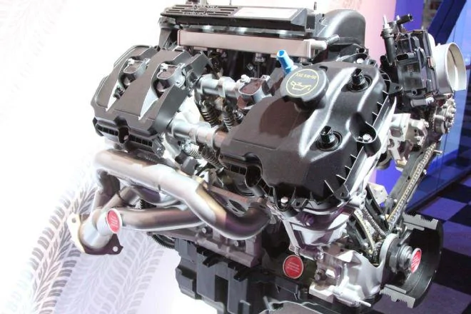 ford-booth-naias-2015-flat-plane-crank-5.2l-v8--5-.webp