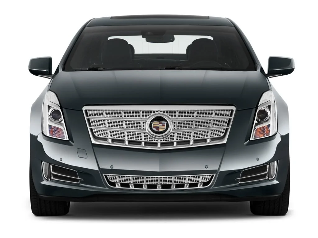2014-cadillac-xts-4-door-sedan-platinum-fwd-front-exterior-view_100440764_l.webp