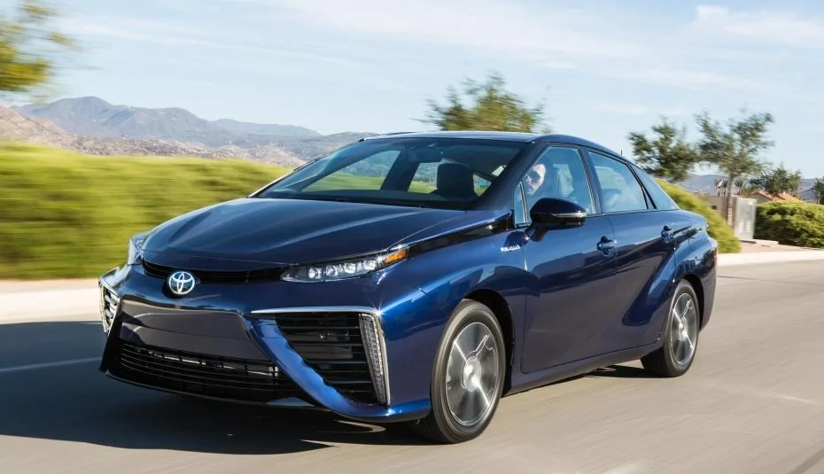 2016_Toyota_Fuel_Cell_Vehicle_022.webp