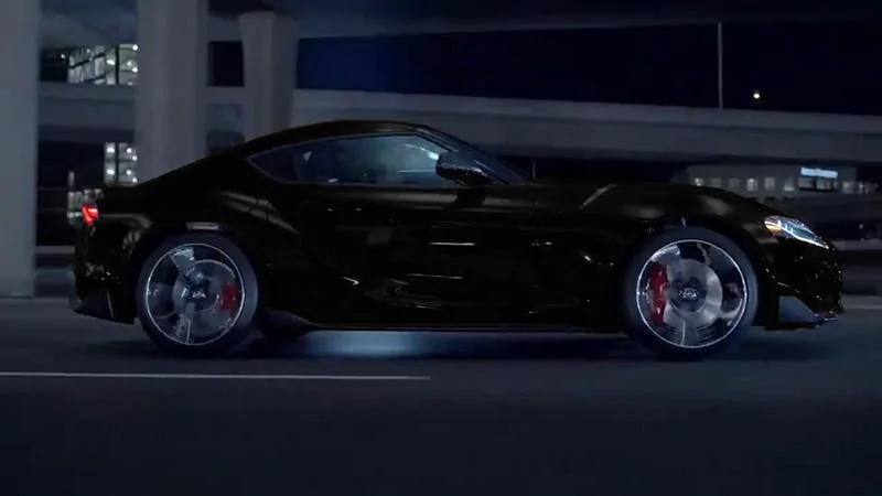 side_black.webp
