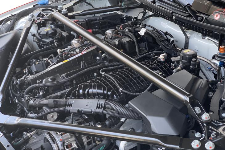 BMW-M4-GT4-Engine.jpg