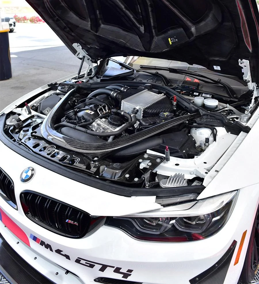 bmw-performance-center-thermal-bmw-m4-gt4-16.webp
