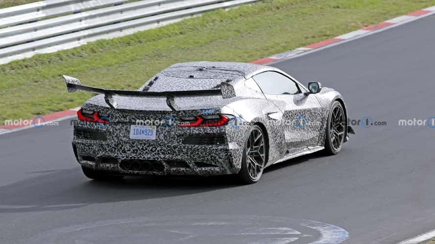 chevrolet-corvette-zr1-rear-view-spy-photo (1).jpg