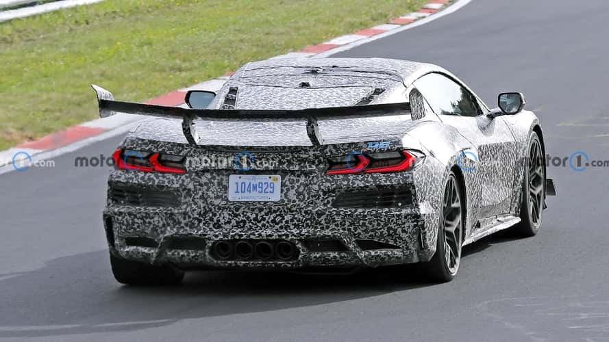 chevrolet-corvette-zr1-rear-view-spy-photo (2).jpg