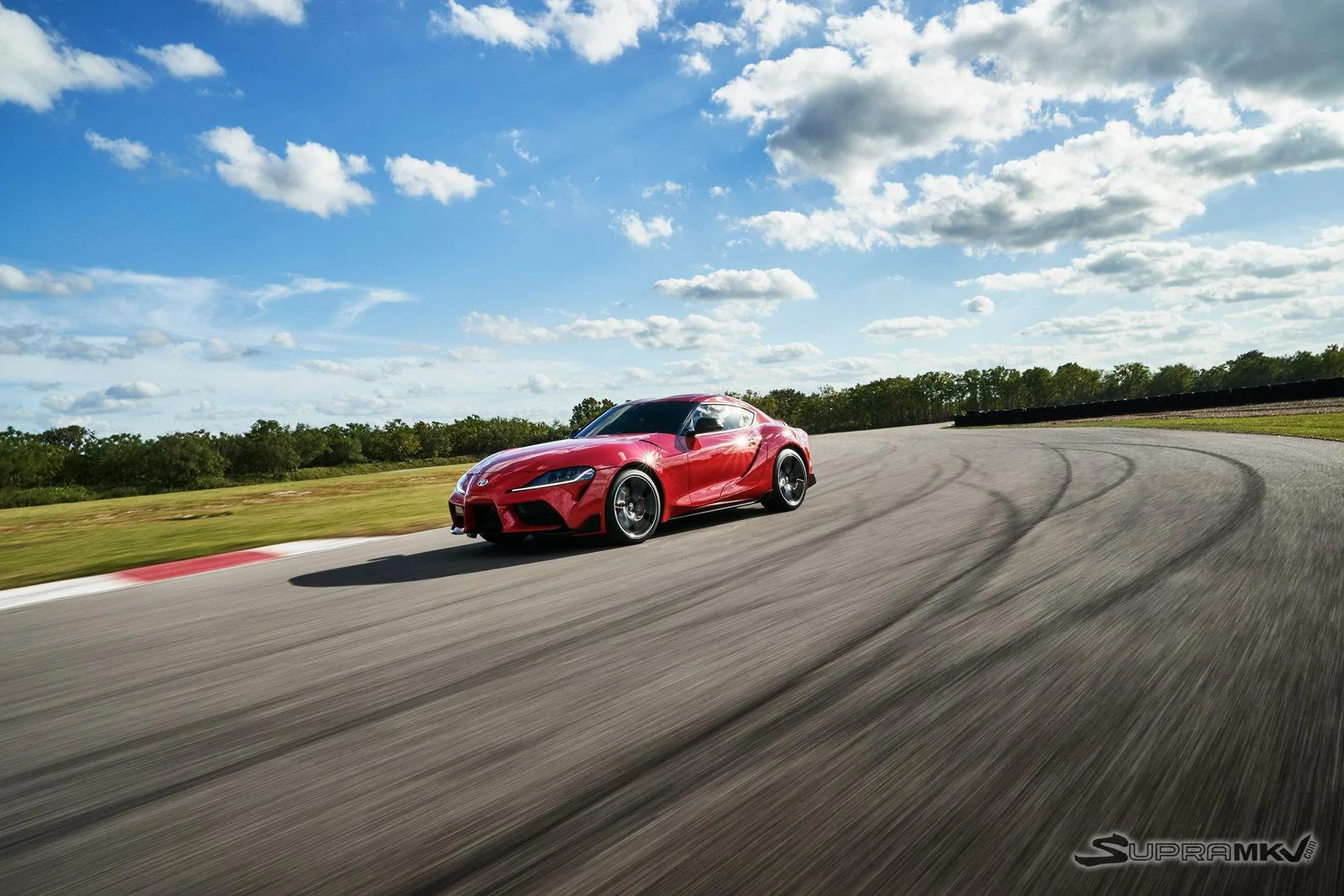 2020_Supra_Exterior_034_4E713B317F1A9C9FC91F62FDD4BB29CC20DC3392.webp