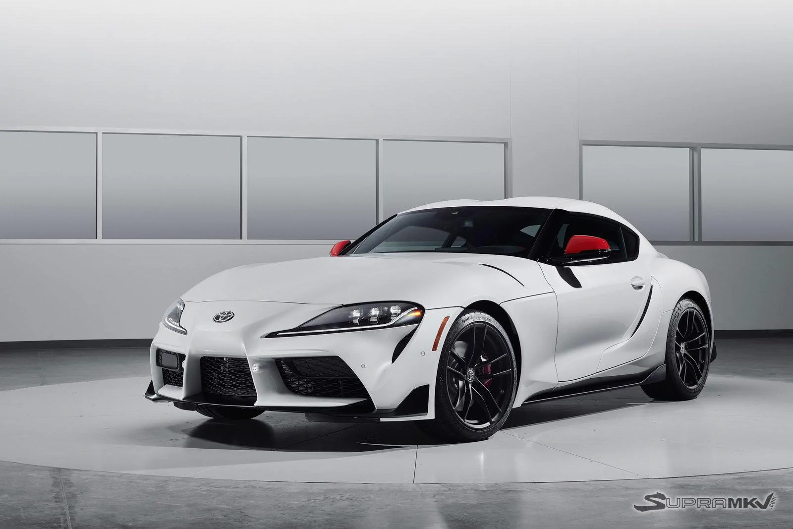 2020_Supra_LaunchEdition_01_DA98A3EF24330A1E359D4DA496D4CF667DC03BAE.webp