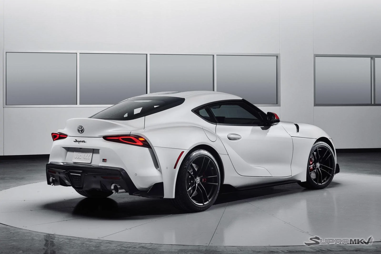2020_Supra_LaunchEdition_02_10F2ABF963C07F4784399BF17C81F1335D62147E.webp