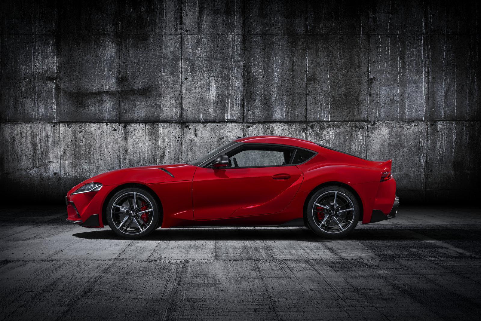 toyota-supra-red-studio-004-410783.jpg