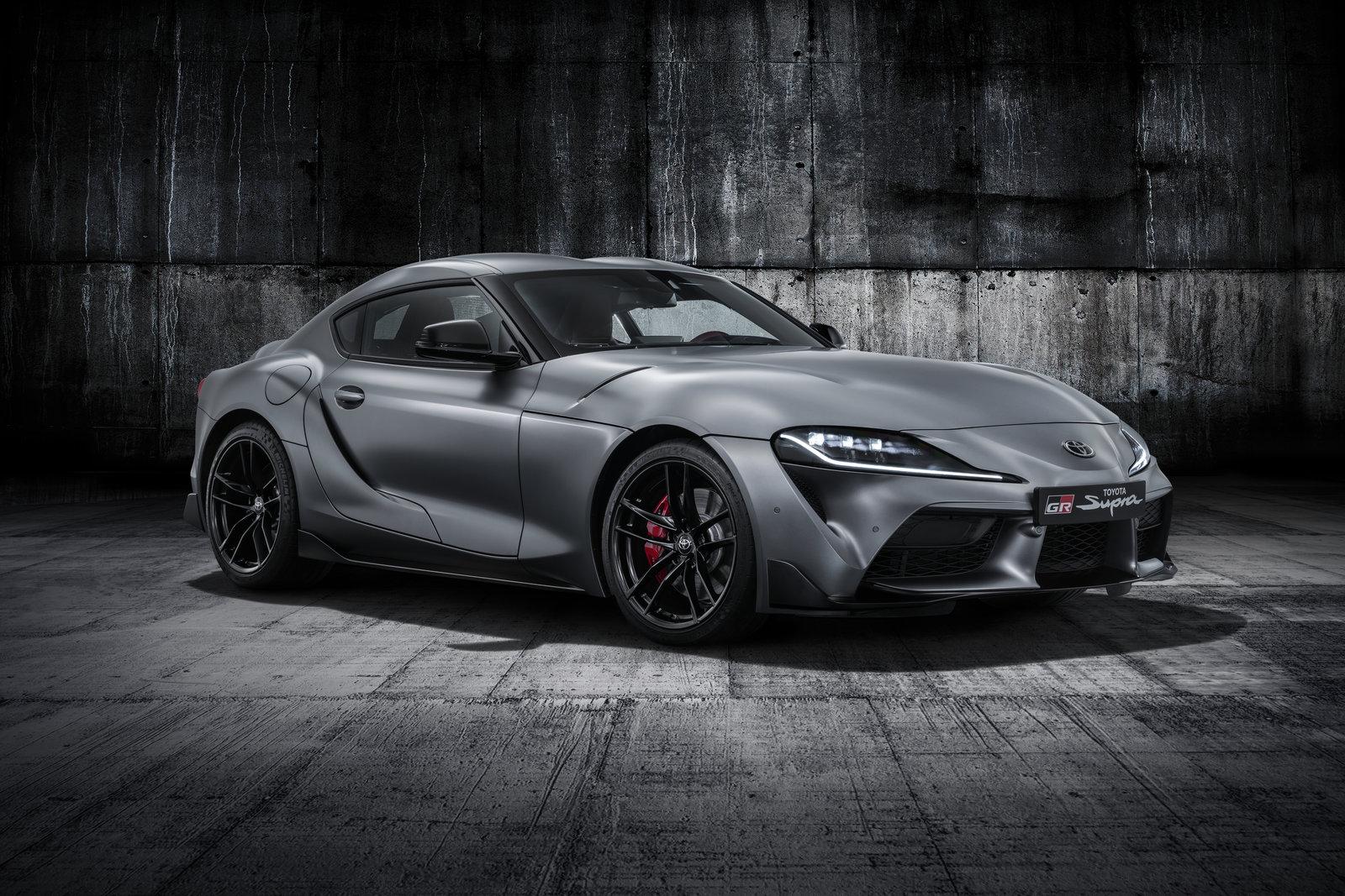 toyota-supra-grey-studio-001-340624.jpg