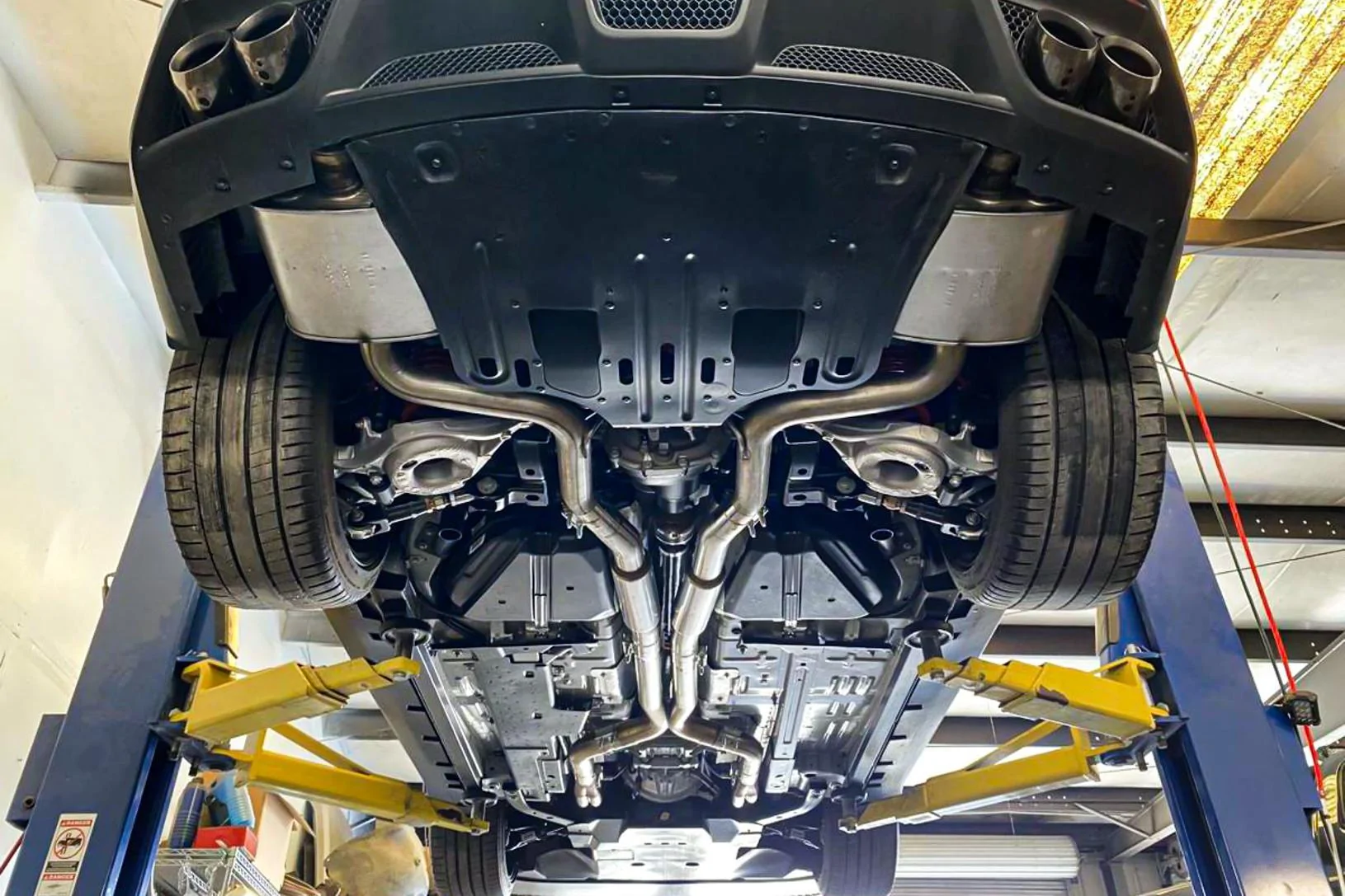 2020.12.14-FORD-MUSTANG-2017_4.webp