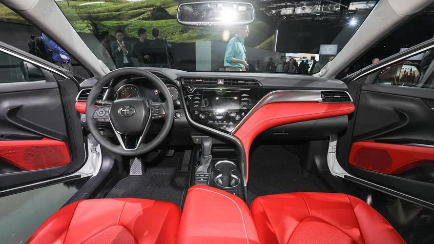 2018-toyota-camry-detroit-2017.webp