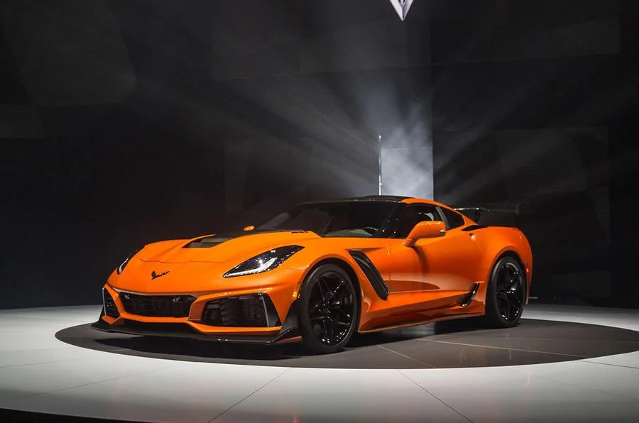 2019-corvette-zr1-worldpremier-02.webp