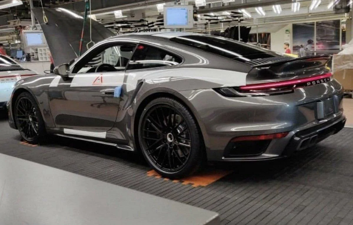 517e5514-porsche-992-turbo-leak-01.webp