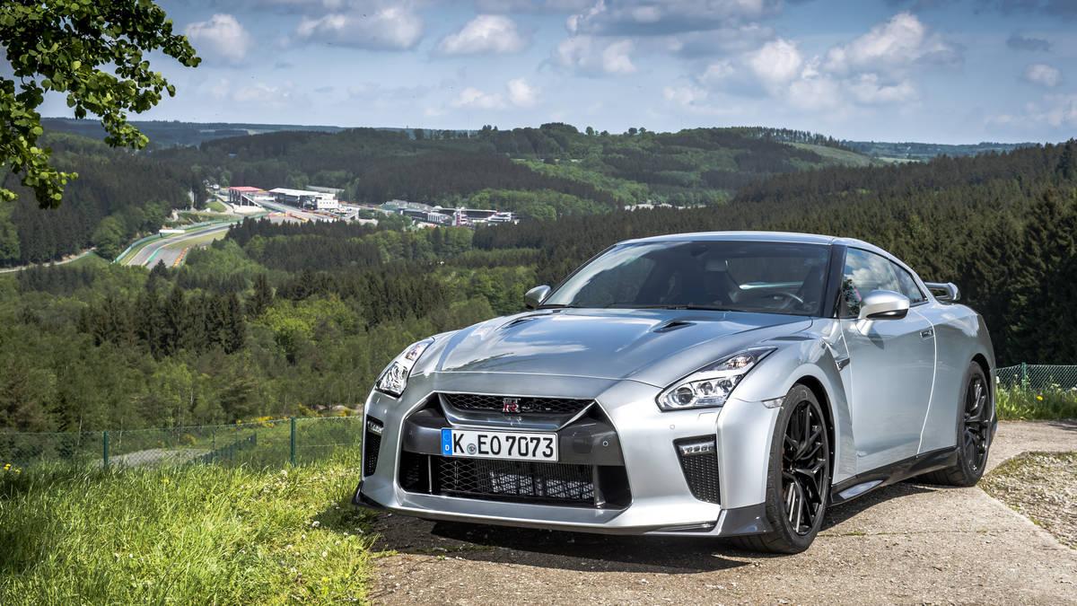 Gt-r-track-silver_1009.jpg