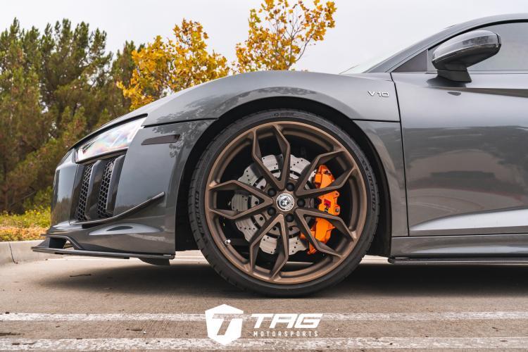 Audi_R8_custom_painted_calipers_HRE_P201_01.jpg