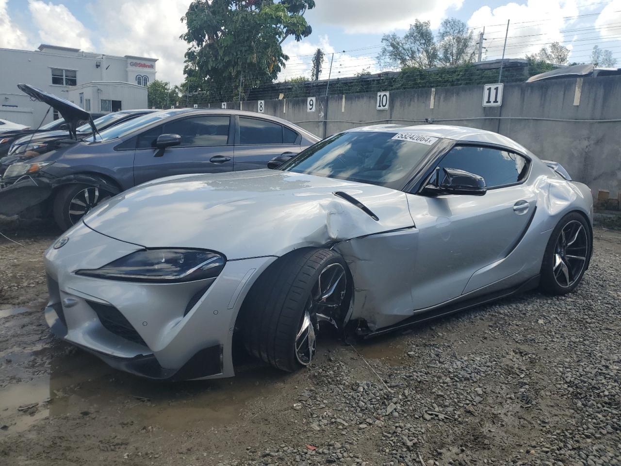 2020-Toyota-Supra-WZ1DB4C02LW030750-1.jpg