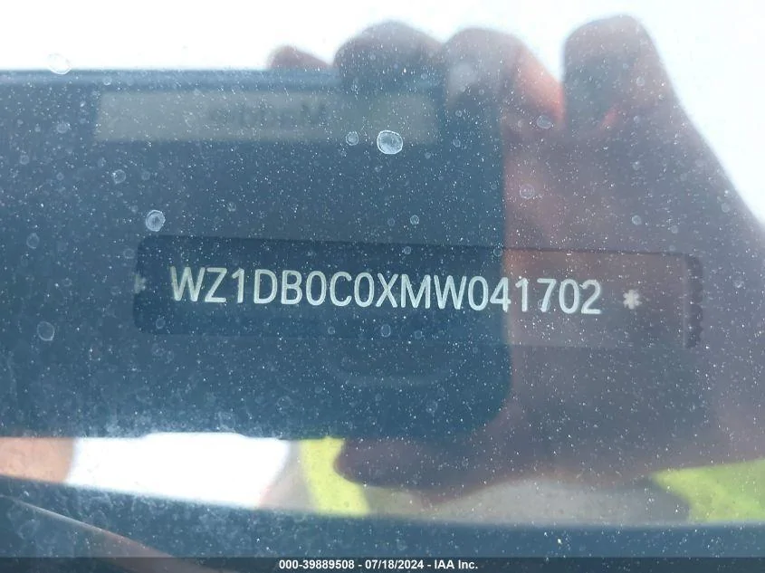 D~B327~S0~I9~RW2576~H1932~TH0&width=845&height=633.webp