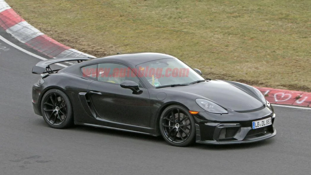 porsche-cayman-gt4-spied-1.webp
