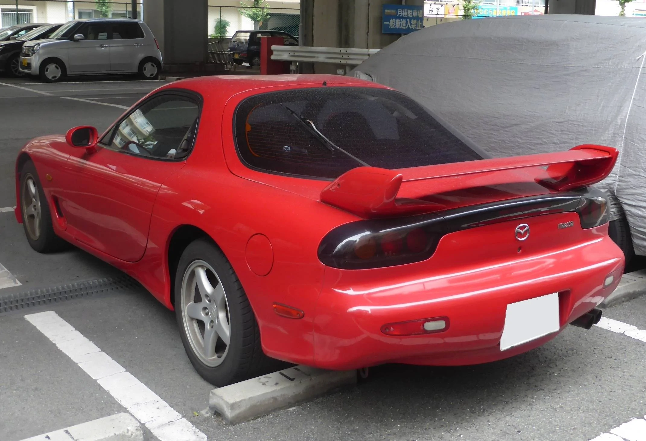 Mazda_RX-7_%28FD3S%29_rear_%28cropped%29.webp