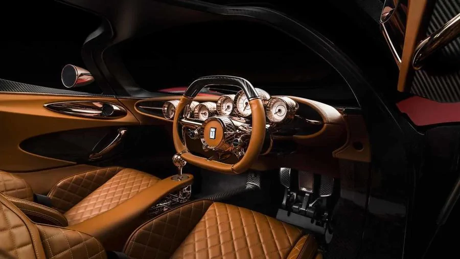 de-tomaso-p72-interior.webp
