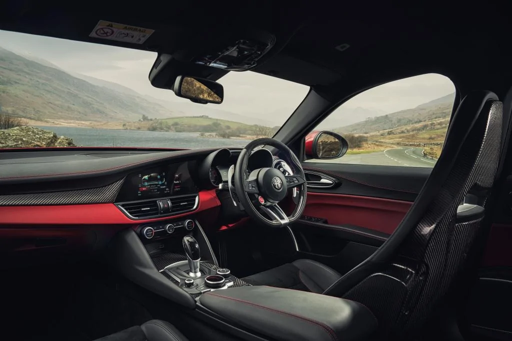 alfa_romeo_giulia_quadrifoglio_630.webp