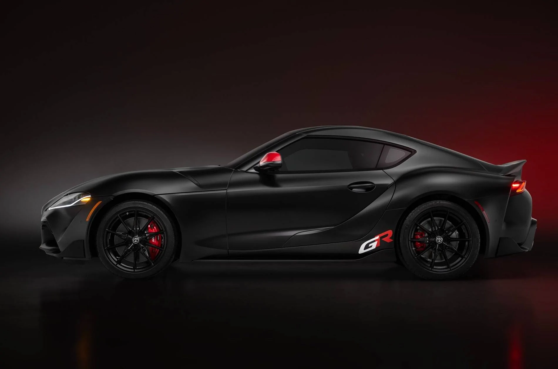 2026-Toyota-GRSupra_MK5_FE_GT4_Undercover_002-2048x1355.jpg
