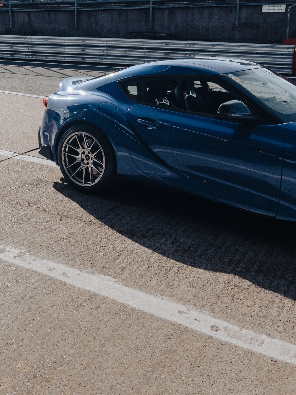 supra-bh-pitlane.jpg