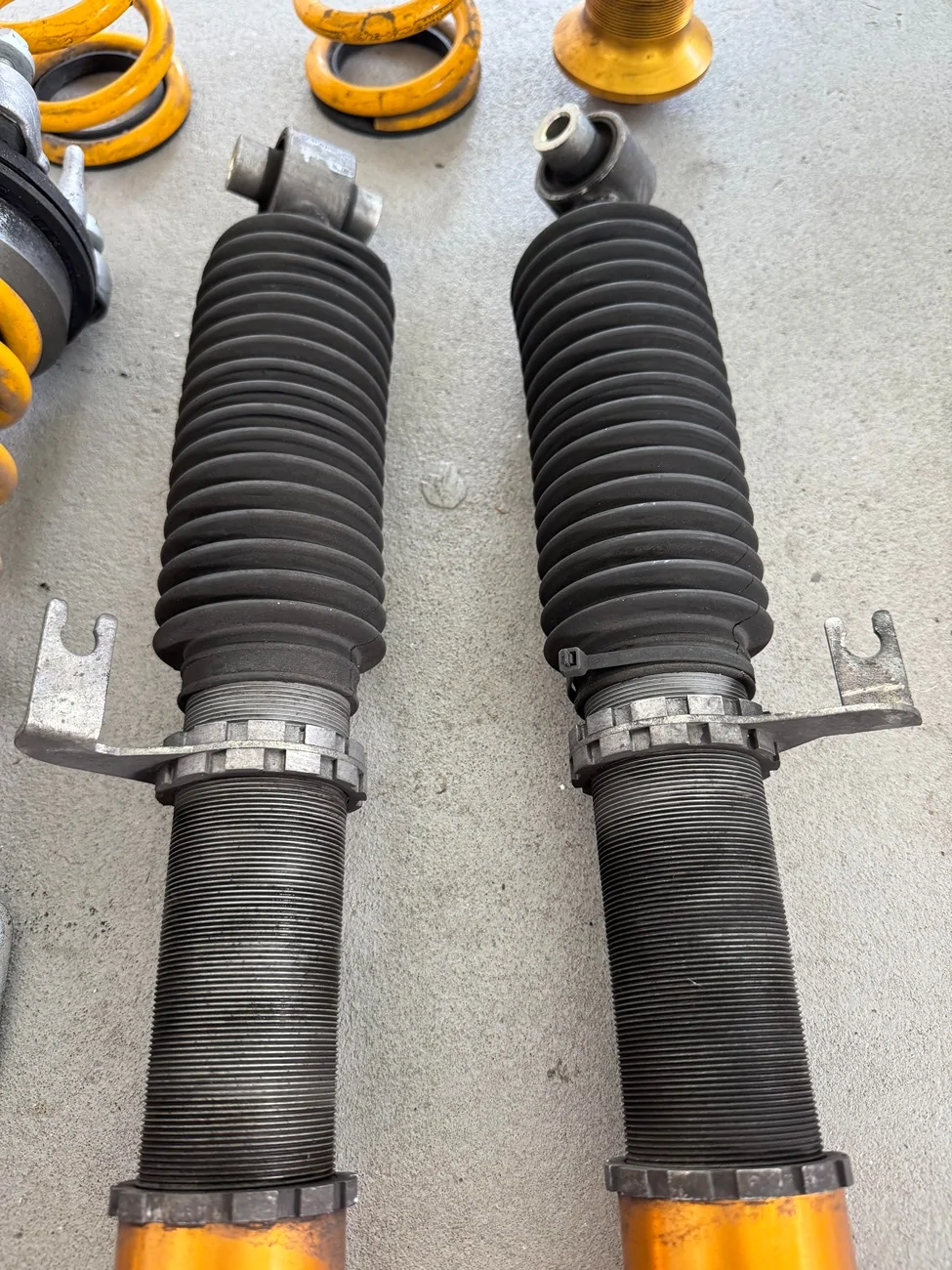 Ohlins rear shocks 1.webp