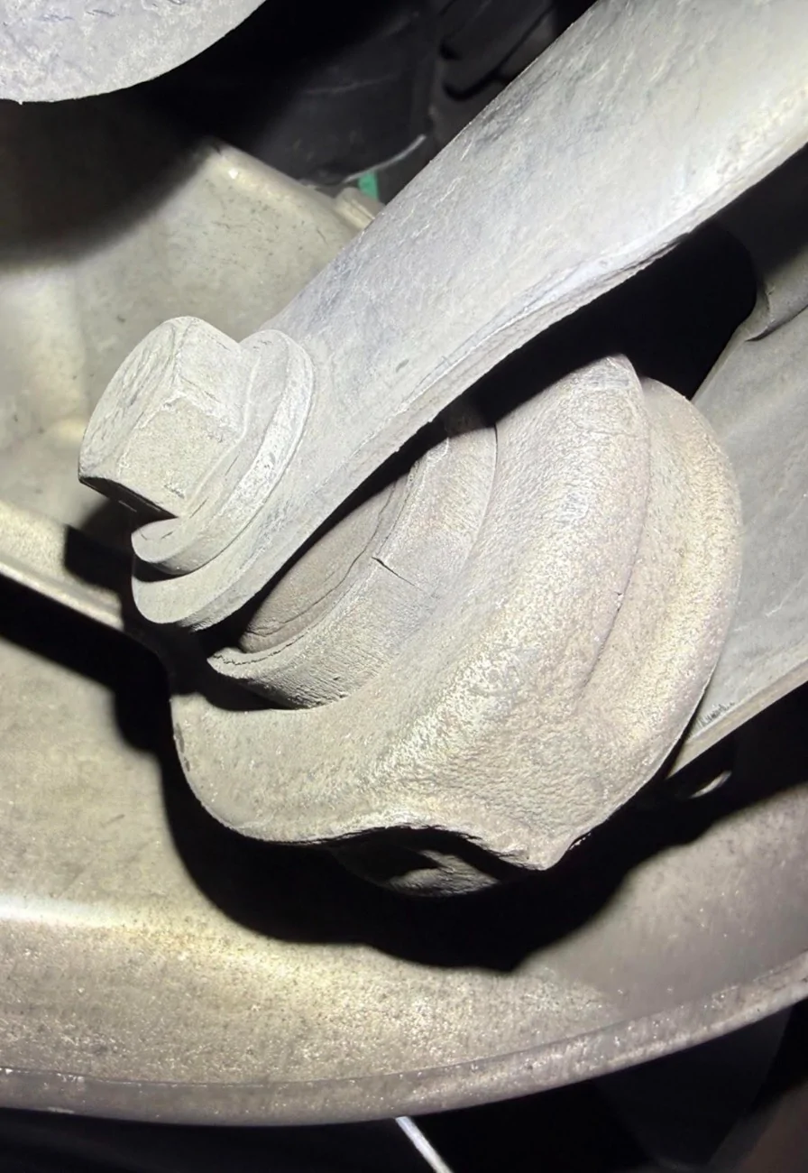 Knuckle crack 1.webp
