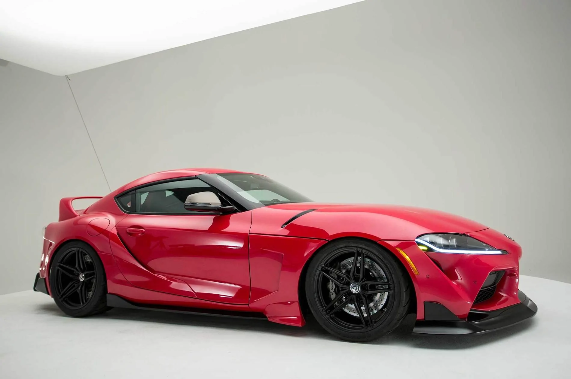 Heritage-Edition-Toyota-Supra-HRE-Wheels.webp