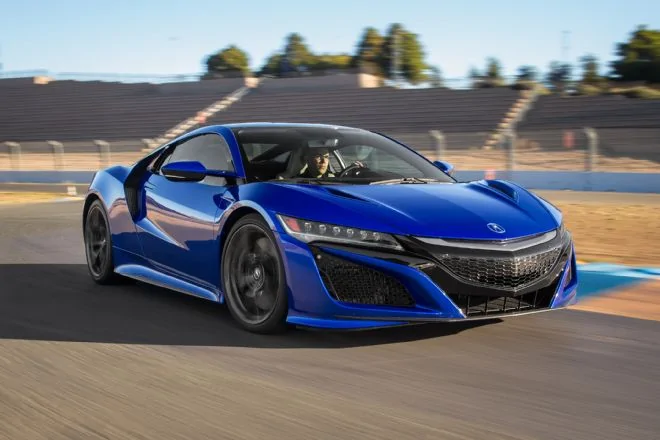2017-acura-nsx-front-three-quarter-motion3.webp