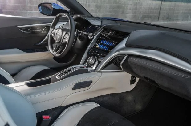 2017-acura-nsx-interior3.webp