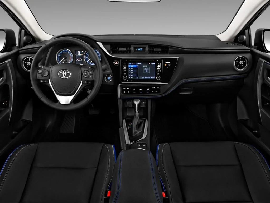 2017-toyota-corolla-xse-cvt-automatic-natl-dashboard_100572153_l.webp