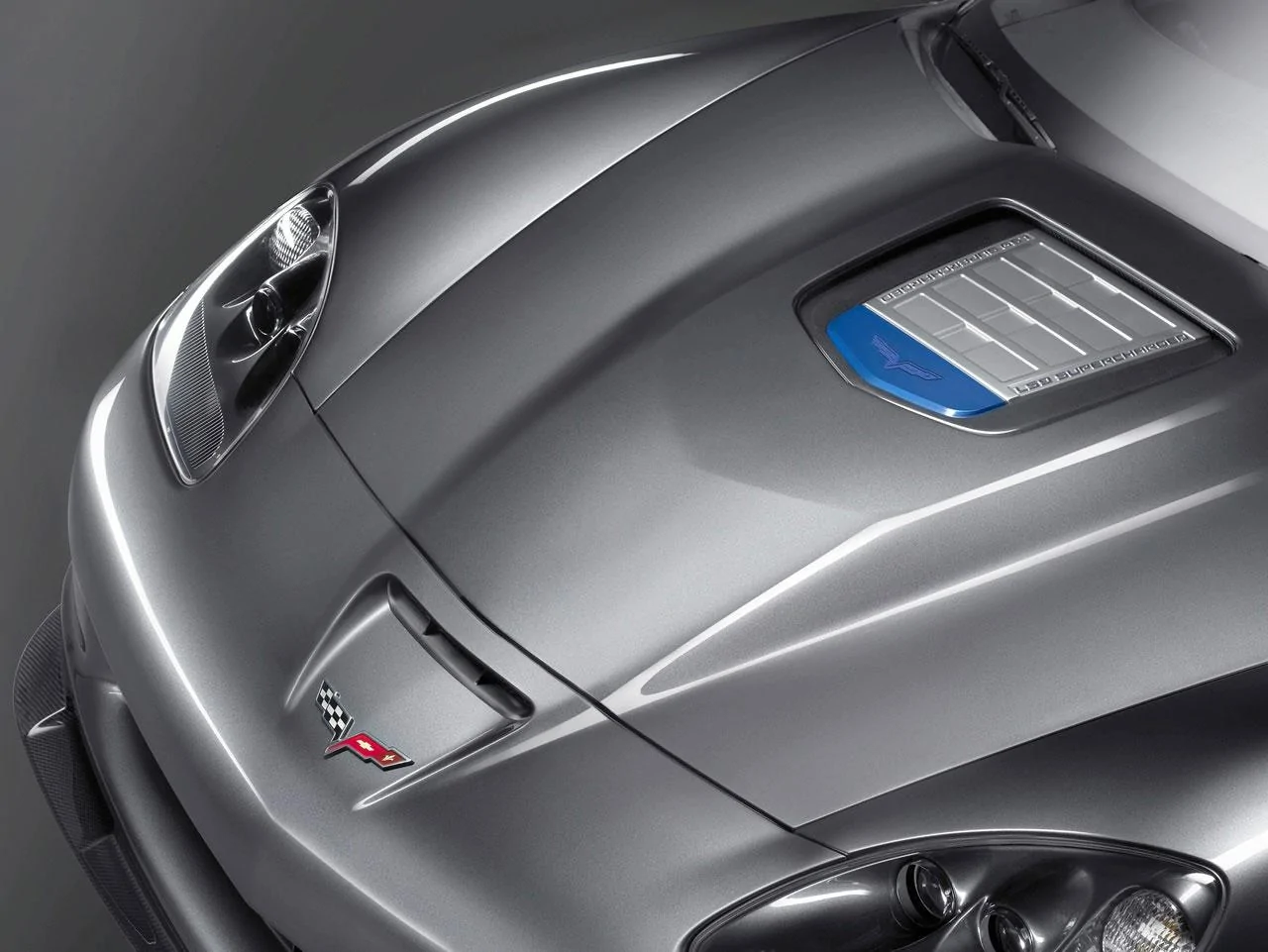 chevy_corvette_zr1_hood.webp