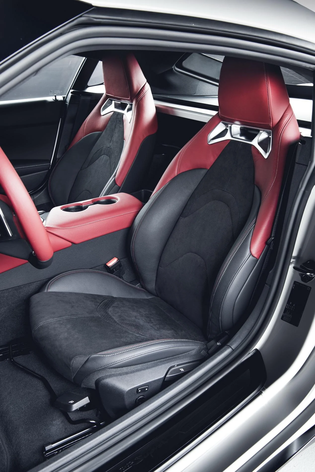 2020-Toyota-GR-Supra-2LT-10.webp