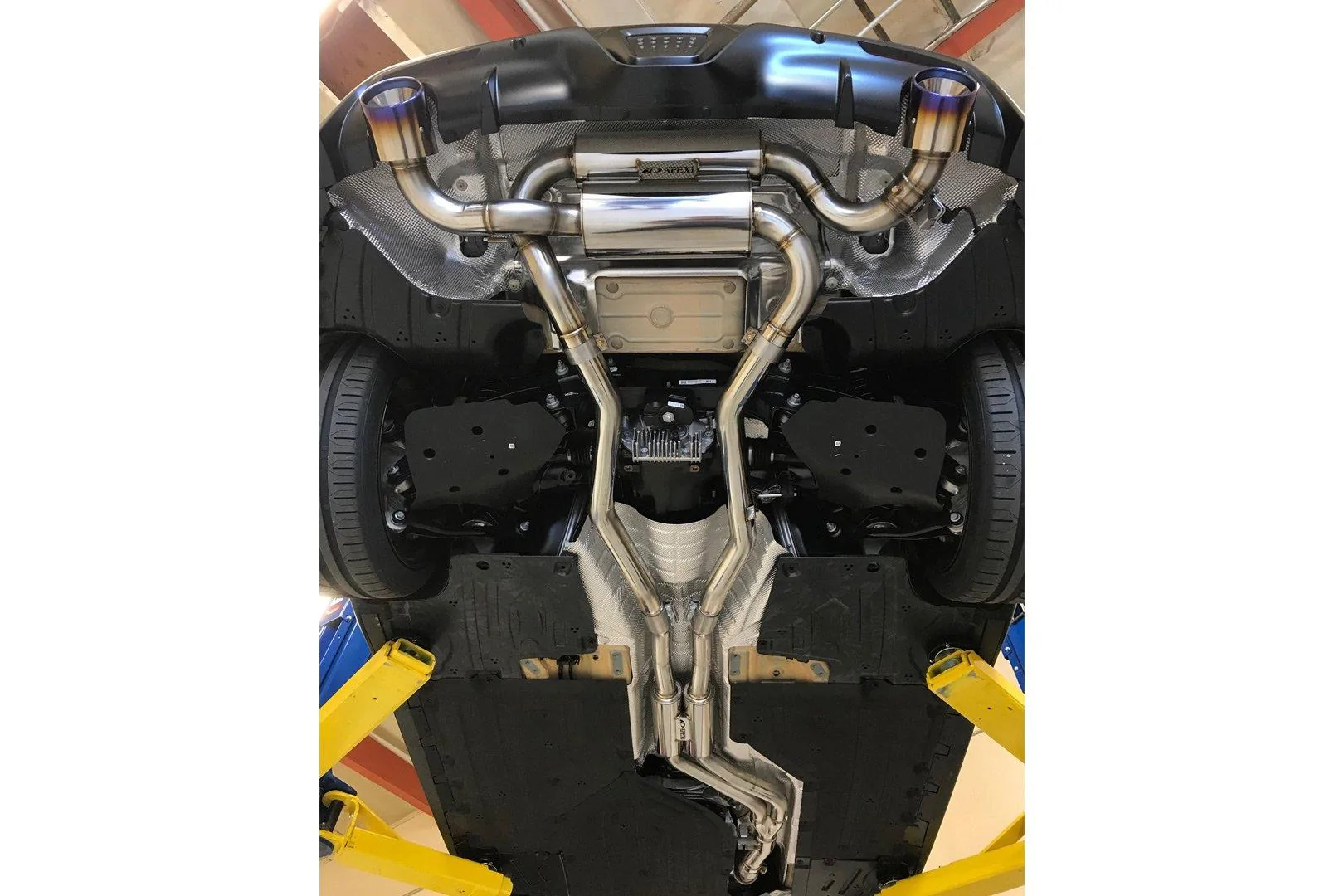 apexi.a90.exhaust4_2000x.webp