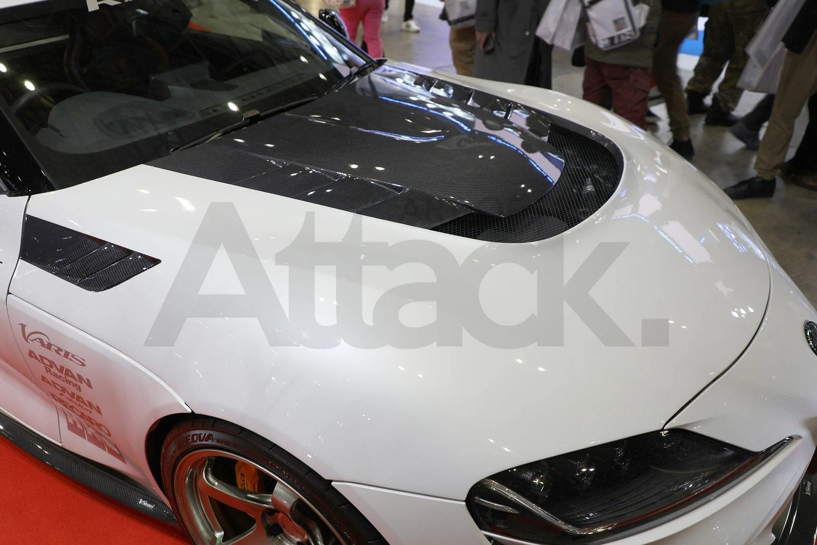 varis.a90.arising-i-hood_2000x.webp