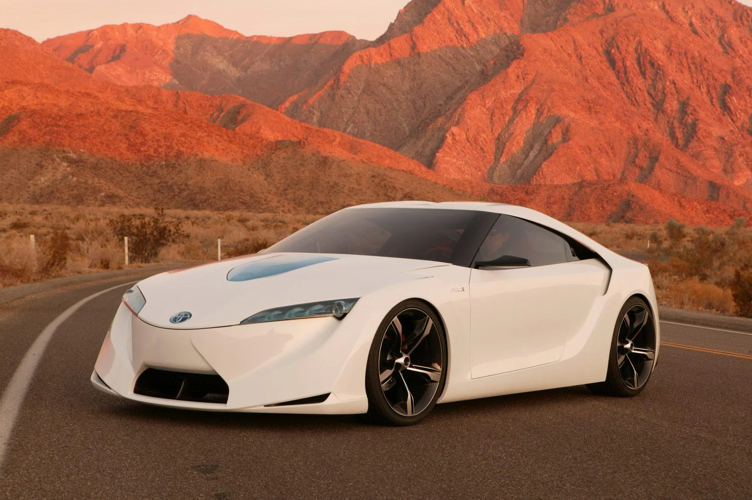 2007_01_32_FT-HS_Concept-1500x998.jpg