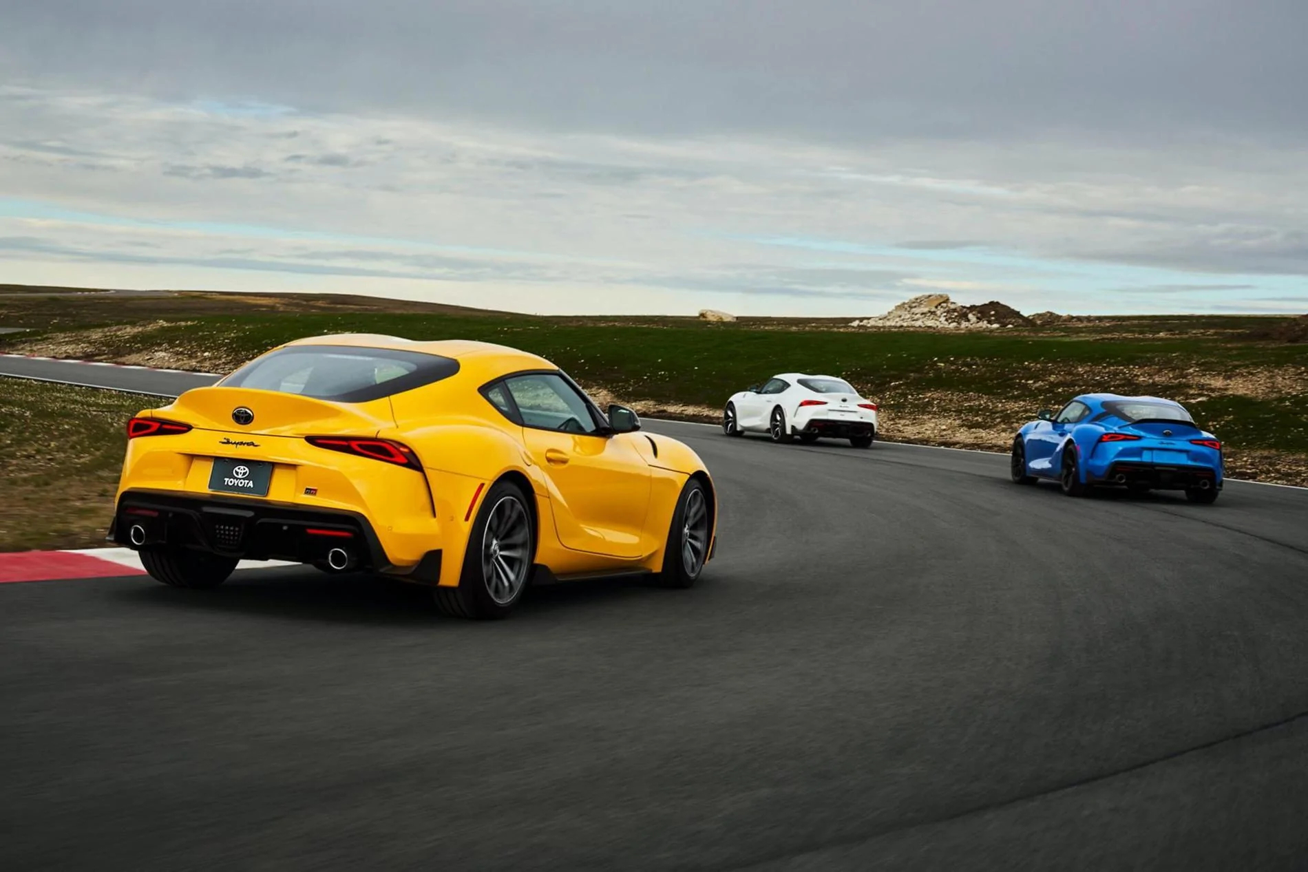 2021-Toyota-GR-Supra-family-8.webp