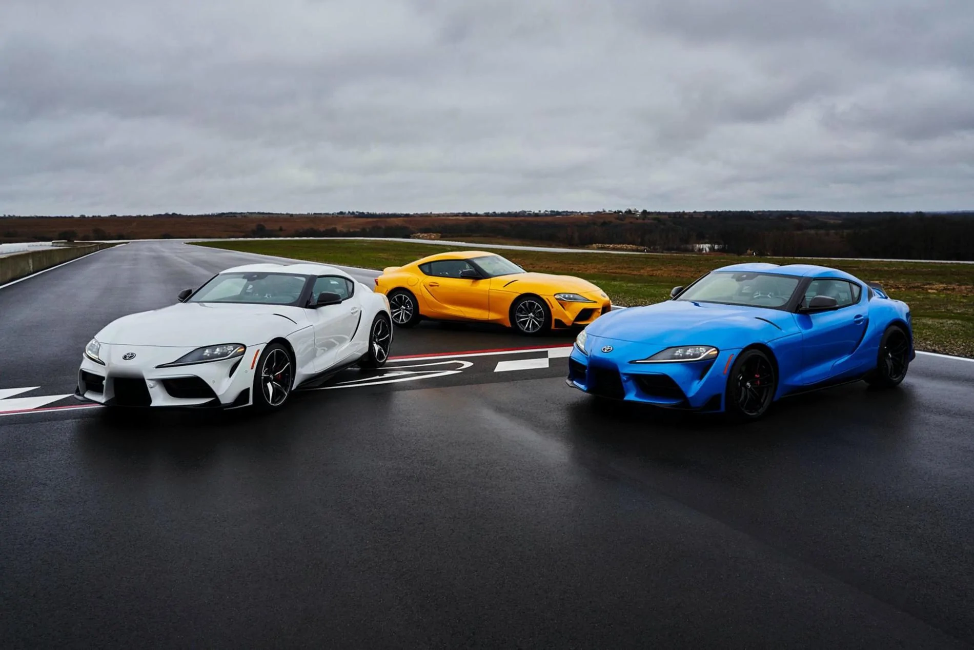 2021-Toyota-GR-Supra-family-9.webp