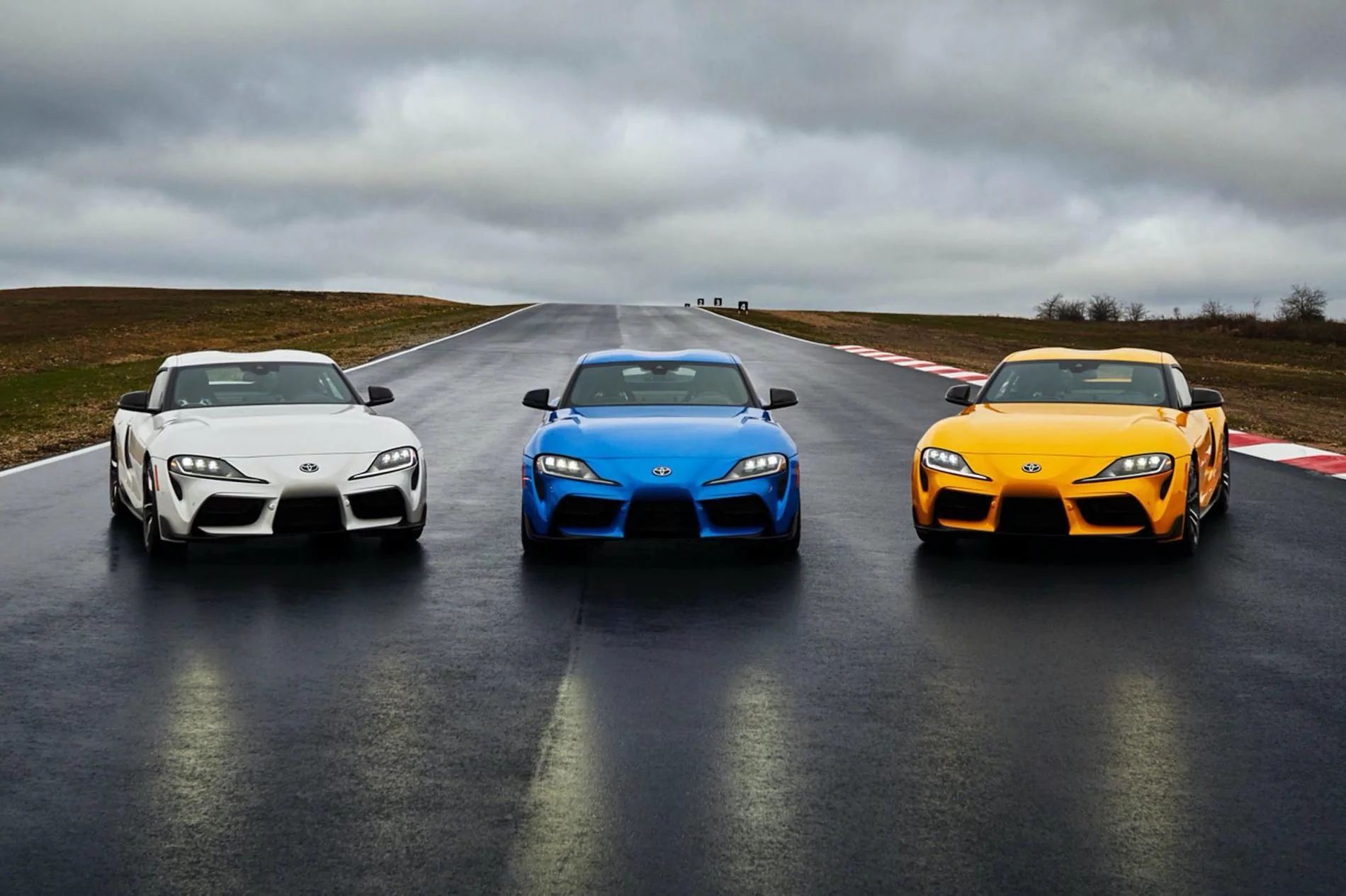 2021-Toyota-GR-Supra-family-10.webp