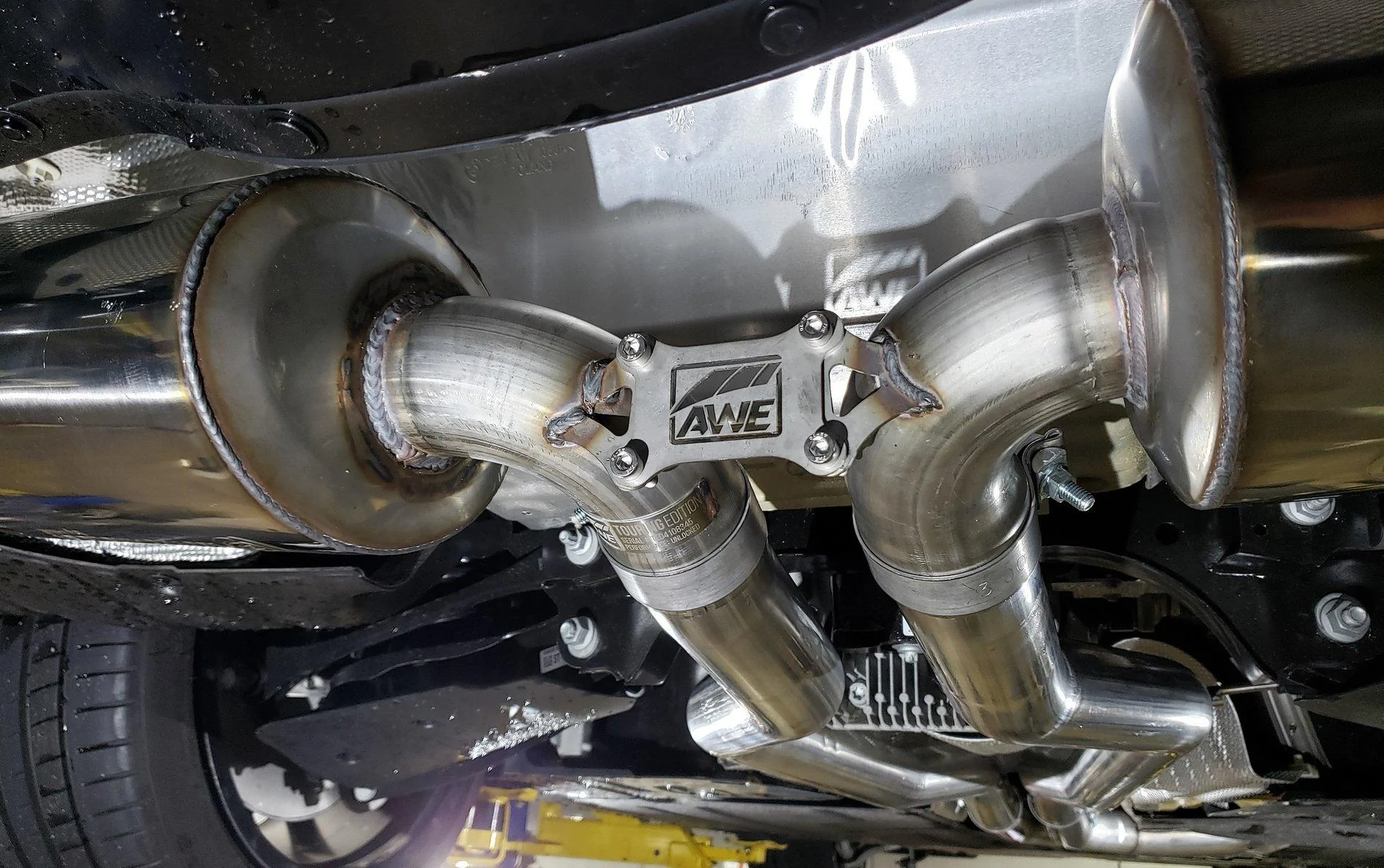 AWE exhaust 4.jpg